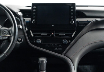 Подержанный автомобиль Toyota Camry Sedan 2021 года (28 фото)