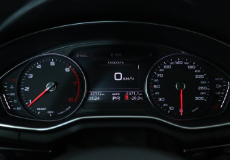 Подержанный автомобиль Audi A5 Coupe 2017 года (21 фото)
