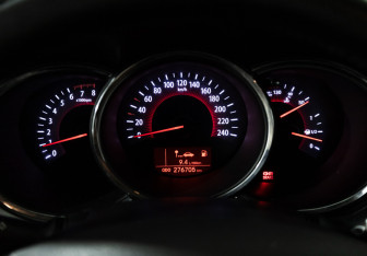 Подержанный автомобиль Kia Sorento 2011 года (12 фото)