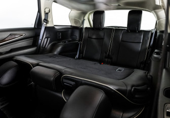 Подержанный автомобиль Infiniti QX60 2016 года (32 фото)