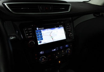 Подержанный автомобиль Nissan Qashqai 2016 года (16 фото)