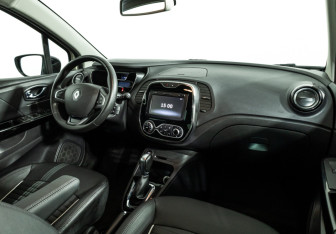 Подержанный автомобиль Renault Kaptur 2019 года (9 фото)