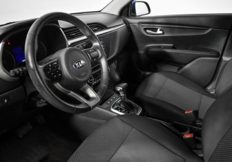Подержанный автомобиль Kia Rio Hatchback 2021 года (9 фото)