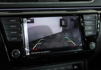 Подержанный автомобиль Skoda Superb Liftback 2016 года (15 фото)