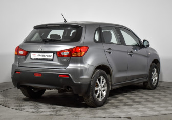 Подержанный автомобиль Mitsubishi ASX 2012 года (5 фото)
