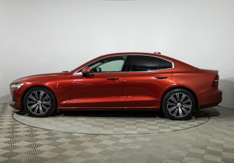 Подержанный автомобиль Volvo S60 2019 года (8 фото)
