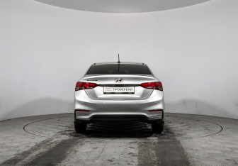 Подержанный автомобиль Hyundai Solaris Sedan 2017 года (6 фото)