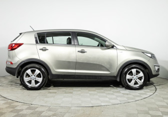 Подержанный автомобиль Kia Sportage 2015 года (4 фото)