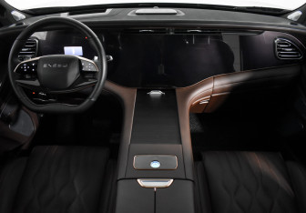 Подержанный автомобиль Exeed VX 2024 года (14 фото)