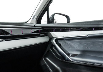 Подержанный автомобиль Geely Atlas 2024 года (19 фото)