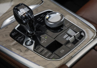 Подержанный автомобиль BMW X5 2018 года (22 фото)