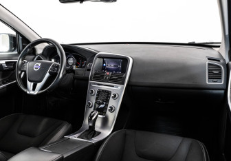 Подержанный автомобиль Volvo XC60 2017 года (9 фото)
