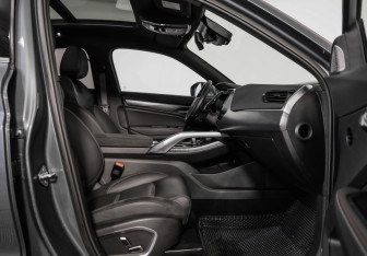 Подержанный автомобиль Geely Tugella 2023 года (26 фото)