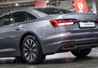 Подержанный автомобиль Audi A6 Sedan 2019 года (12 фото)