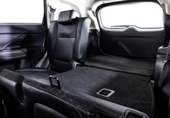 Подержанный автомобиль Mitsubishi Outlander 2016 года (21 фото)