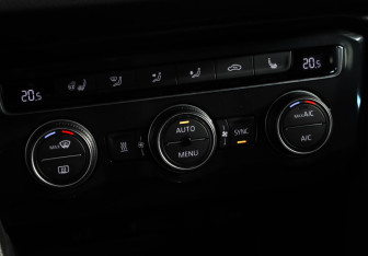 Подержанный автомобиль Volkswagen Tiguan 2017 года (16 фото)