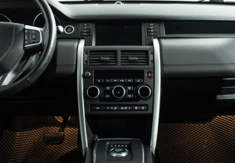 Подержанный автомобиль Land Rover Discovery Sport 2017 года (14 фото)