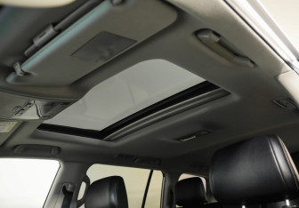 Подержанный автомобиль Toyota Land Cruiser Suv 2014 года (28 фото)