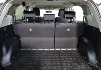 Подержанный автомобиль Toyota RAV4 2016 года (19 фото)