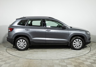 Подержанный автомобиль Skoda Karoq 2020 года (4 фото)