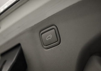 Подержанный автомобиль Kia Carnival 2018 года (35 фото)