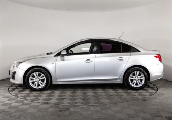 Подержанный автомобиль Chevrolet Cruze Sedan 2013 года (8 фото)