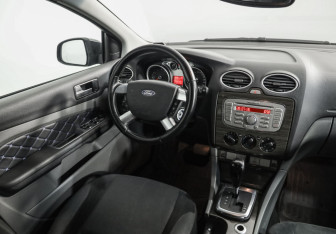 Подержанный автомобиль Ford Focus Hatchback 2008 года (9 фото)