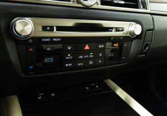 Подержанный автомобиль Lexus GS 2014 года (20 фото)