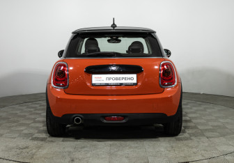 Подержанный автомобиль MINI Hatch 2018 года (6 фото)