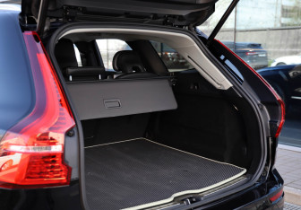 Подержанный автомобиль Volvo XC60 2018 года (21 фото)