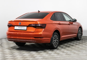 Подержанный автомобиль Volkswagen Jetta Sedan 2020 года (5 фото)