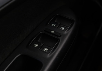 Подержанный автомобиль Skoda Octavia Liftback 2010 года (14 фото)