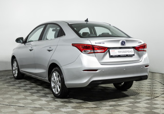Подержанный автомобиль Changan Alsvin 2023 года (7 фото)