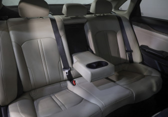 Подержанный автомобиль Kia K5 2020 года (24 фото)