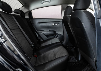 Подержанный автомобиль Kia Rio Sedan 2017 года (14 фото)