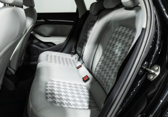 Подержанный автомобиль Audi A3 Hatchback 2013 года (10 фото)