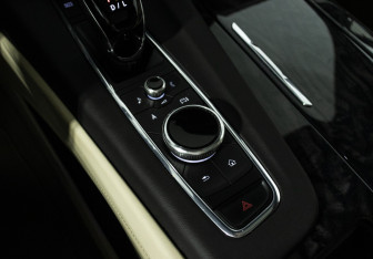 Подержанный автомобиль Cadillac Escalade Suv 2021 года (23 фото)