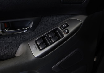 Подержанный автомобиль Toyota Land Cruiser Prado 2007 года (20 фото)