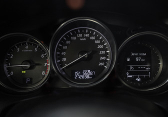 Подержанный автомобиль Mazda CX-5 2012 года (12 фото)