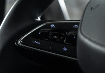 Подержанный автомобиль Geely Atlas 2023 года (19 фото)