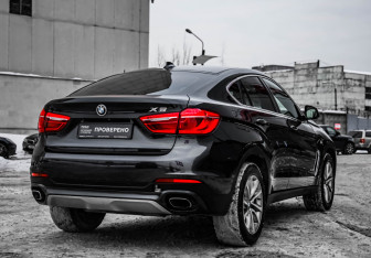 Подержанный автомобиль BMW X6 2017 года (7 фото)