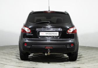 Подержанный автомобиль Nissan Qashqai 2010 года (6 фото)