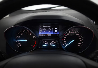 Подержанный автомобиль Ford Kuga 2018 года (13 фото)