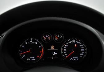 Подержанный автомобиль Audi A3 Hatchback 2011 года (17 фото)