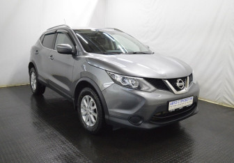 Подержанный автомобиль Nissan Qashqai 2015 года (3 фото)