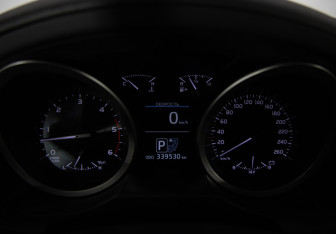 Подержанный автомобиль Toyota Land Cruiser Suv 2012 года (15 фото)