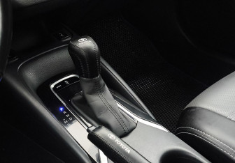 Подержанный автомобиль Toyota Corolla Sedan 2019 года (15 фото)