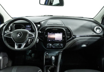 Подержанный автомобиль Renault Kaptur 2020 года (13 фото)