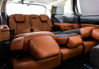 Подержанный автомобиль Kia Carnival 2021 года (29 фото)
