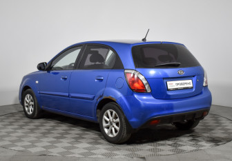 Подержанный автомобиль Kia Rio Hatchback 2010 года (7 фото)